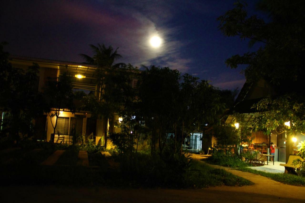 My Parents Guesthouse Kampot Eksteriør billede
