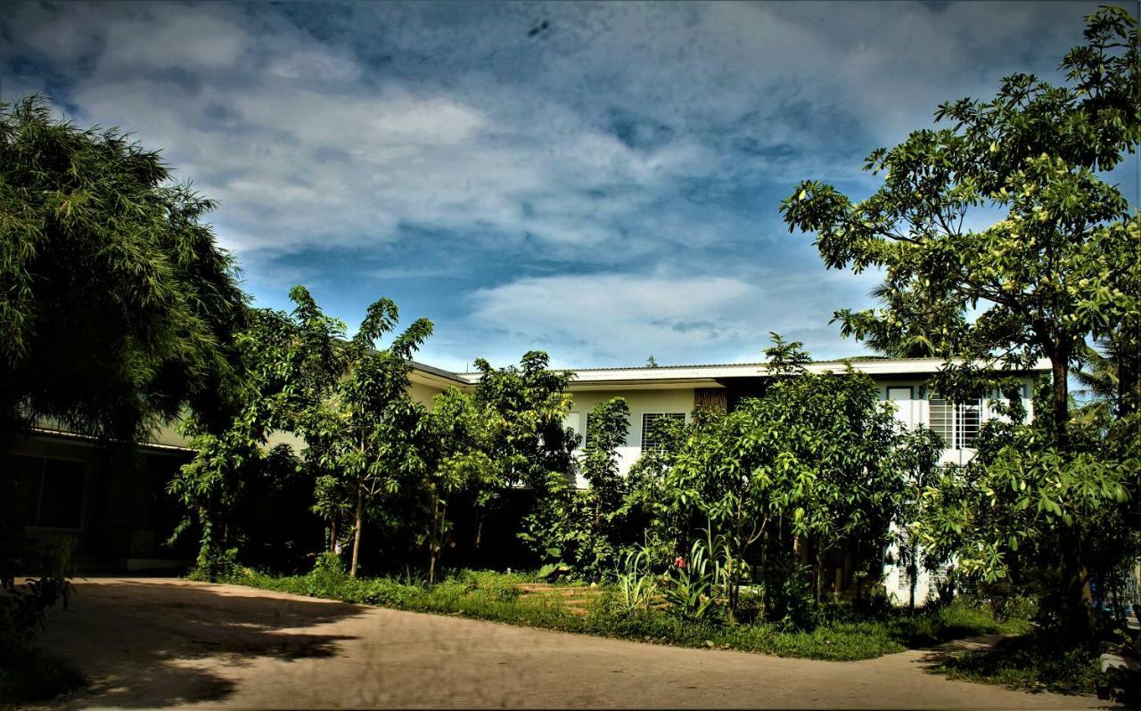 My Parents Guesthouse Kampot Eksteriør billede